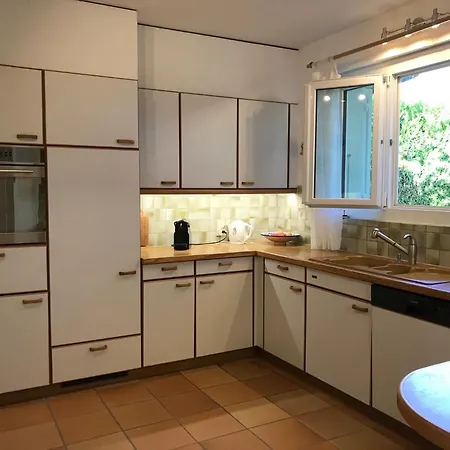 Privatunterkunft 2 Chambres Adjacentes Avec Lit Queen Size *