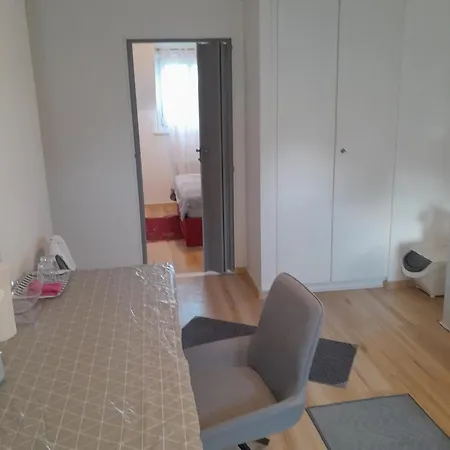 בית אירוח 2 Chambres Adjacentes Avec Lit Queen Size Commugny